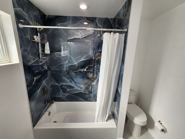 Building Photo - 10742 Gerald Ave