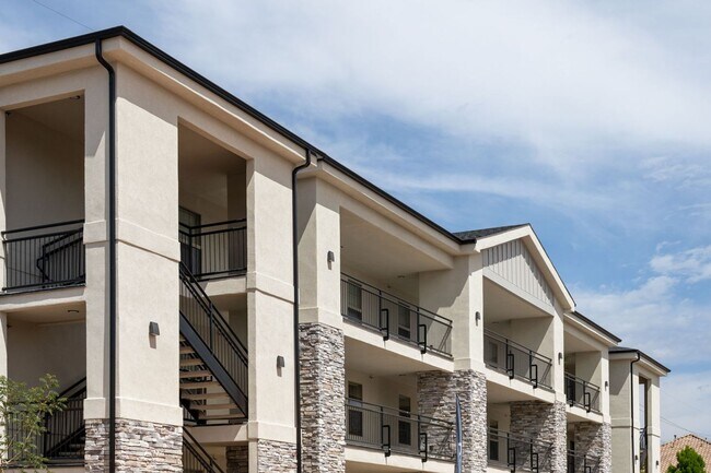 Building Photo - 133 Rock Canyon St