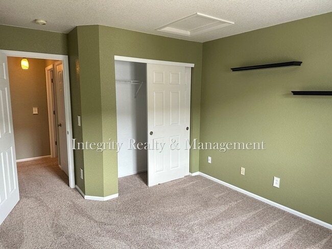 Building Photo - 7402 Eagle Rock Dr