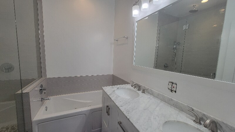 Building Photo - 504 S Oakley Blvd