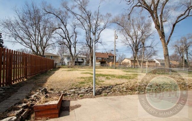 Building Photo - 3 Bed Home | 67th & Blondo