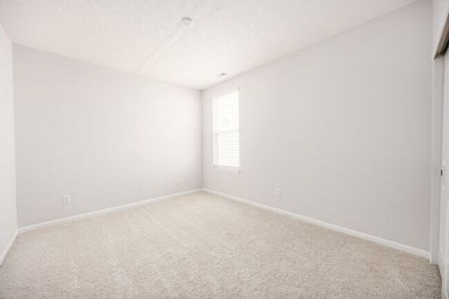 Building Photo - Updated 3-Bedroom Home with 3 Baths, Open-Concept Layout, Luxury Flooring & Bright Modern Kitchen