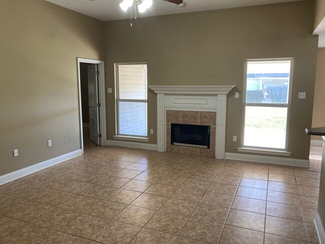 Building Photo - 16266 Charleton Dr