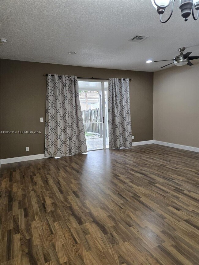 Building Photo - 821 NW 130th Ave