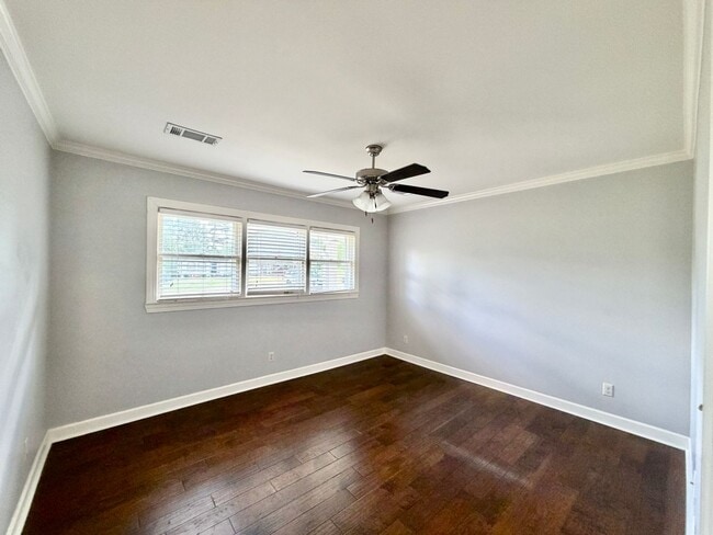 Building Photo - Sharon Hills Neighborhood