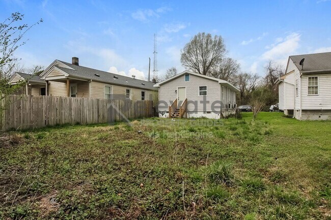 Building Photo - 129 S Old Church St