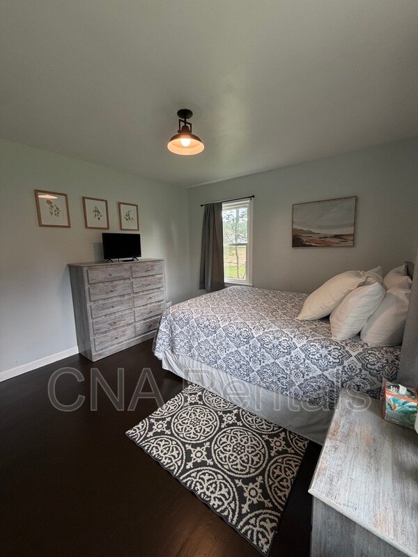 Building Photo - 2040 Panstone Ct SW