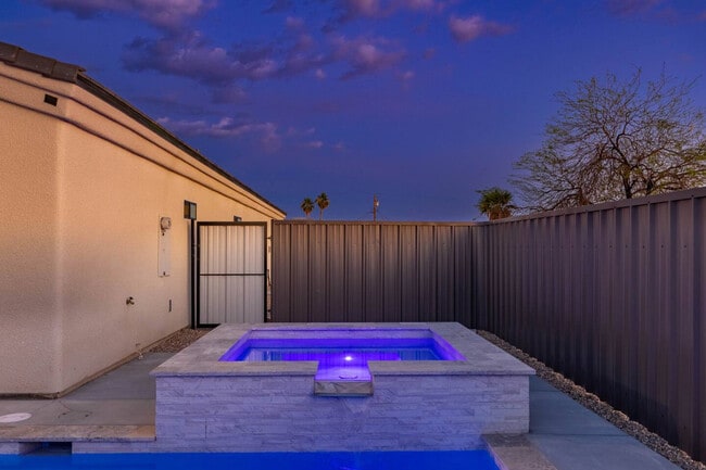 Building Photo - 3611 Breakwater Dr