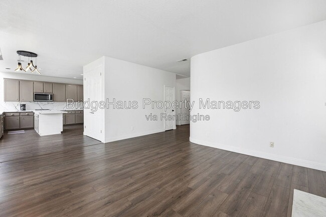 Building Photo - 953 Gallery Dr