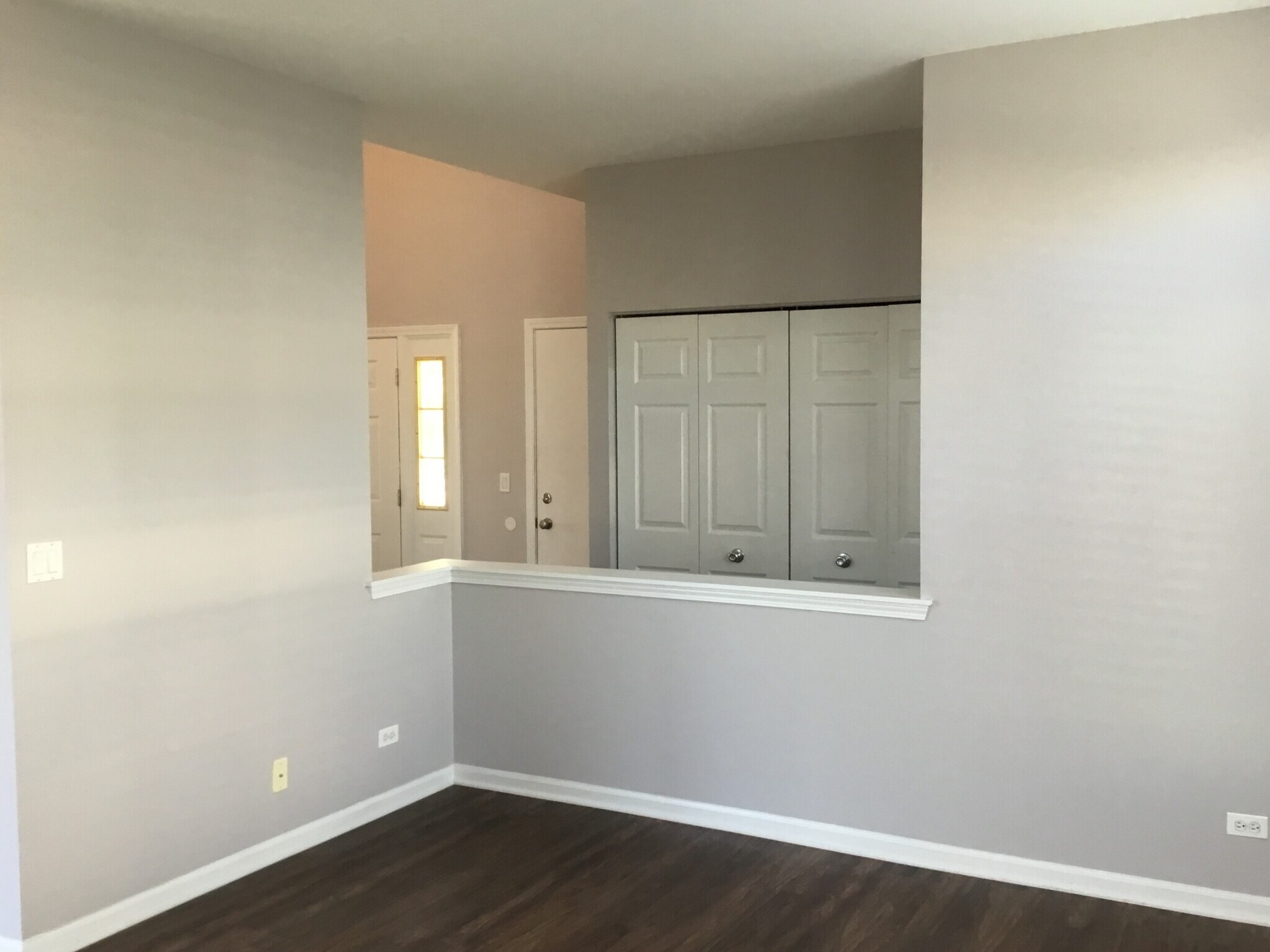 Building Photo - 211 Tanglewood Ct