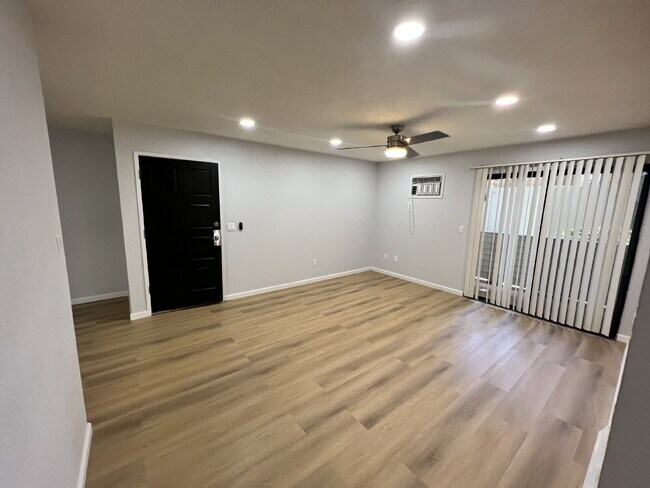 Building Photo - $2,300 - 2 Bed / 1 Bath Condo in El Cajon