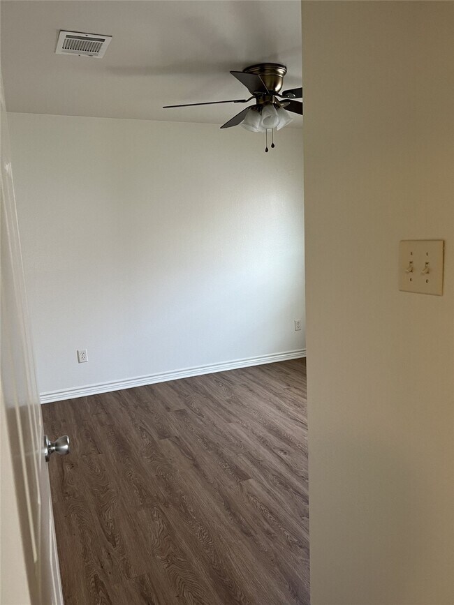 Building Photo - 712 Sharp St