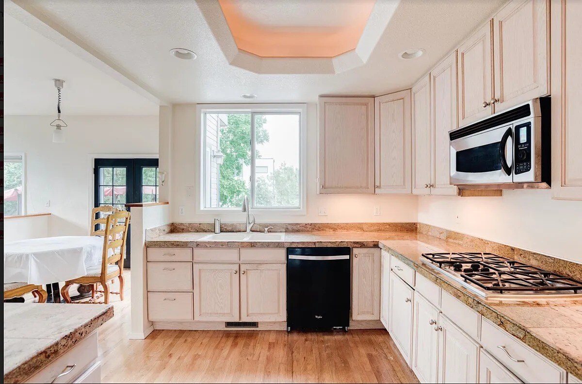 Building Photo - 995 Quince Ave