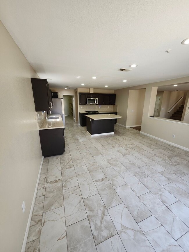 Building Photo - Beautiful 5 Bedroom House fully remodeled....