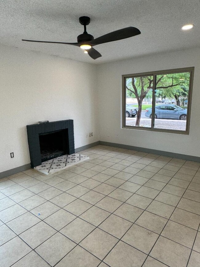 Building Photo - 8130 N 33rd Dr