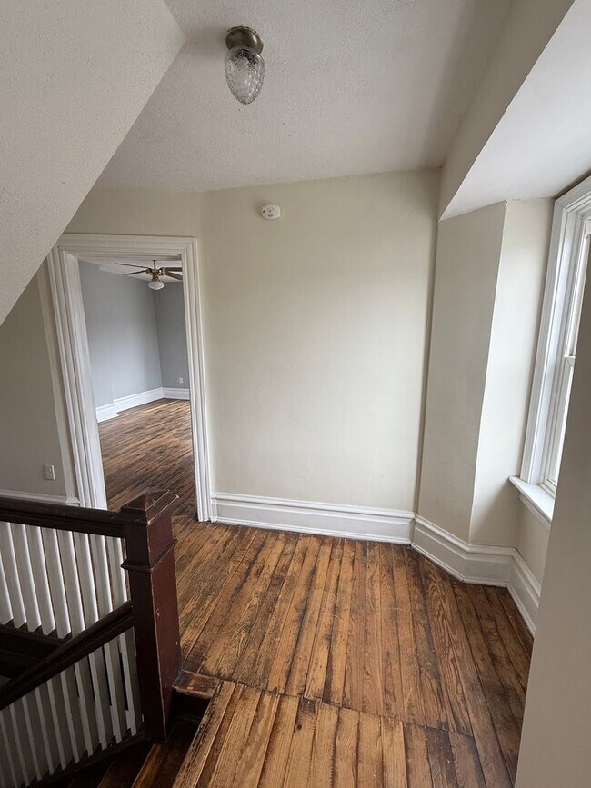 Building Photo - 49 W Commerce St