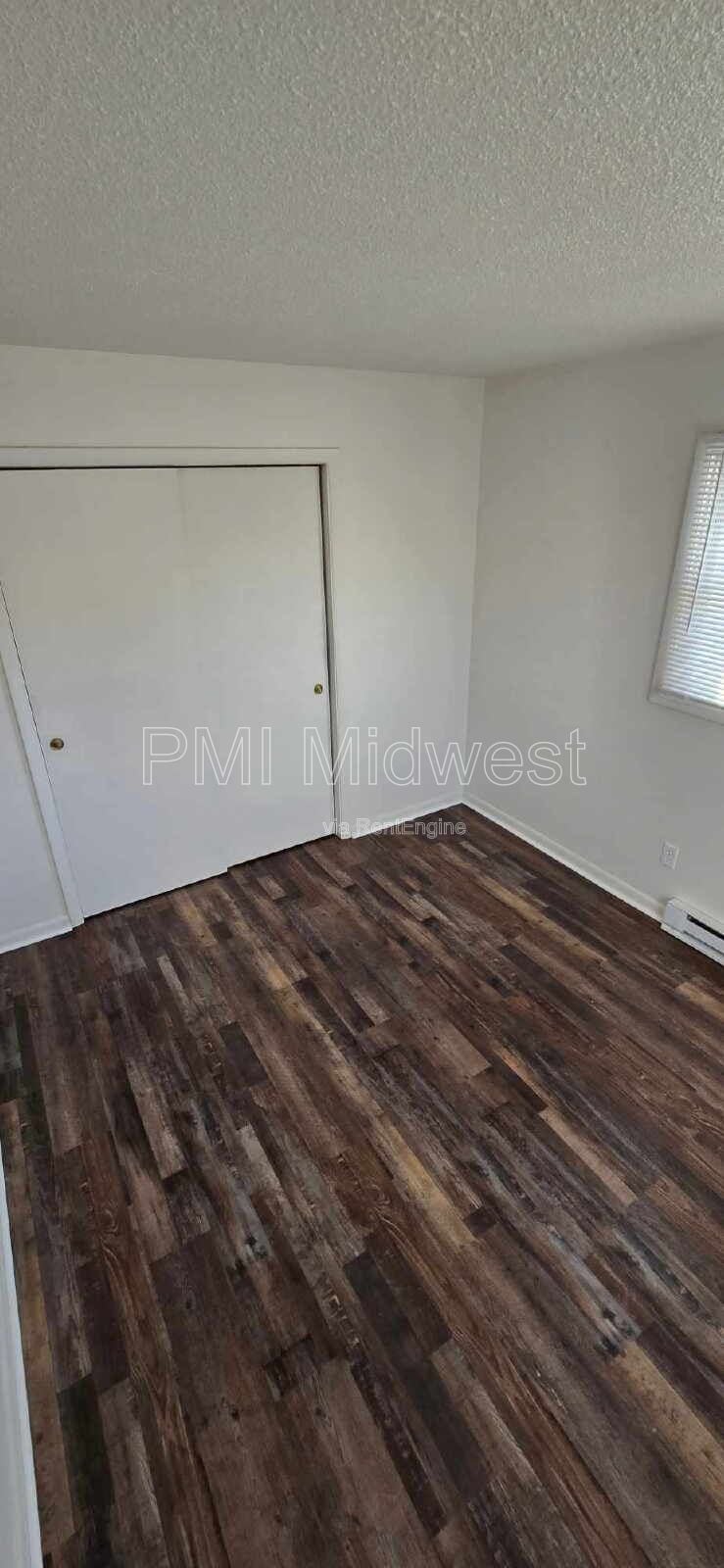 Building Photo - 570 US-52