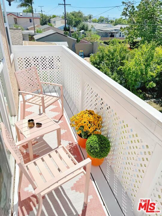 Building Photo - 15213 Daphne Ave