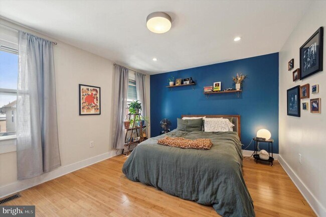 Building Photo - 1126 S 15th St