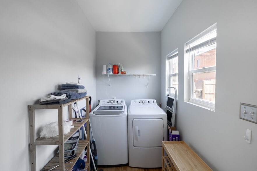 Building Photo - 1121 Laurel St