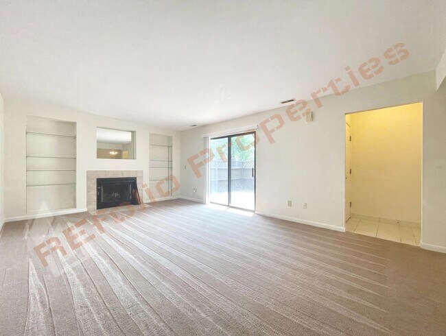 Building Photo - Beautiful 2 bedroom 2.5 bath Condo w/ 2 Reserved Parking Space @ Finley Forest, Chapel Hill, Avai...