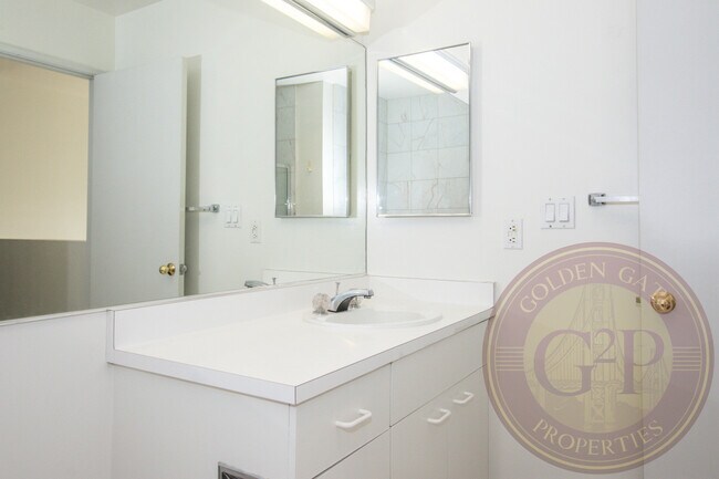 Building Photo - Corona Heights - 3 BR, 2.5 BA Condo 1,586 Sq. Ft. - 3D Virtual Tour, Parking, Patio