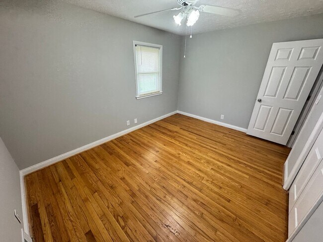 Building Photo - Spacious 4 Bedroom in Fern Creek