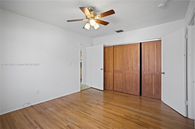 Building Photo - 2530 Fillmore St