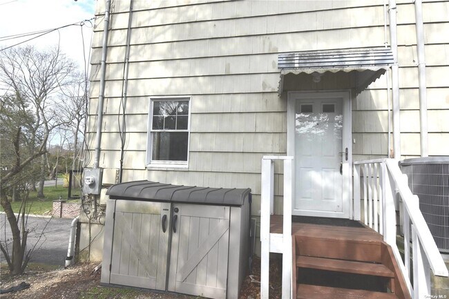 Building Photo - 46 Melrose Rd
