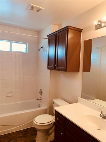 Building Photo - 852 Brockden Dr