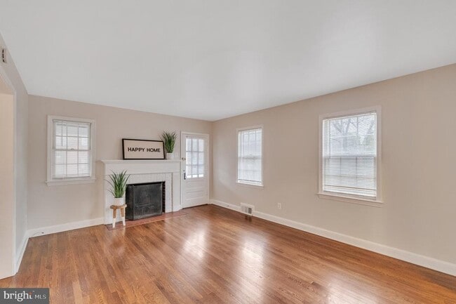 Building Photo - 440 N Nelson St