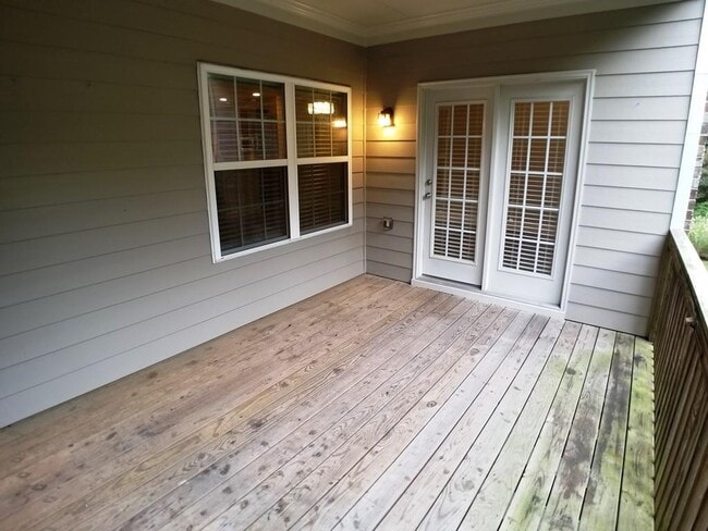 Building Photo - 3872 Fairhill Point