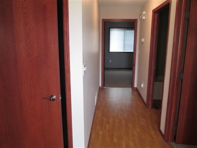 Building Photo - 3 br, 2 bath Townhome - 1621 Park Drive SE