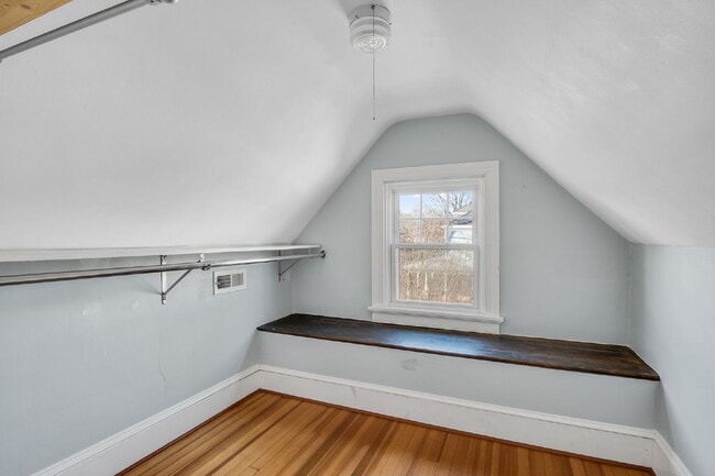 Building Photo - Standout 3-bed, 1.5-bath 1930s Richmond home full of vintage charm