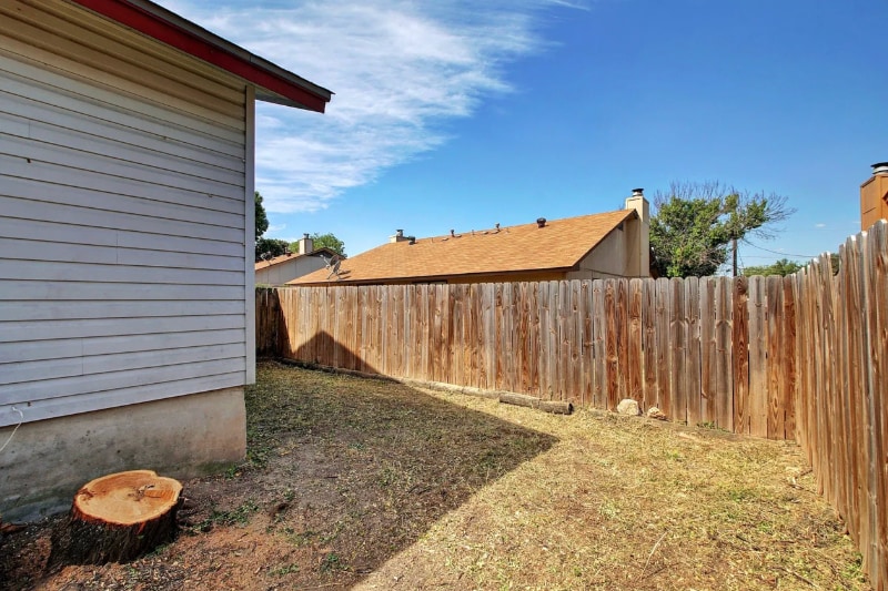 Building Photo - 619 Luther Dr