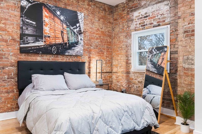 Building Photo - 6 Bed 4 bath Fully Furnished Oakland