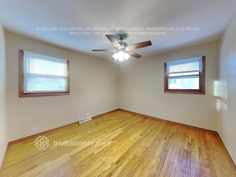 Building Photo - 9318 S 78th Ave