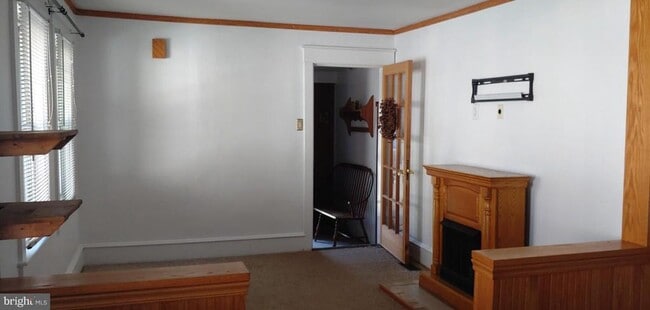 Building Photo - 613 Sampson Ave