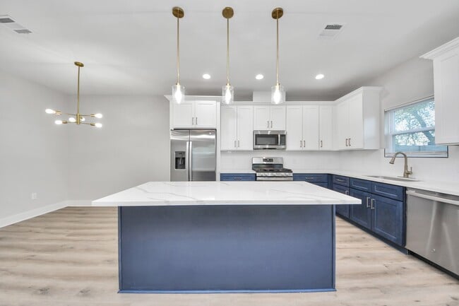 Building Photo - 4713 Talina Way