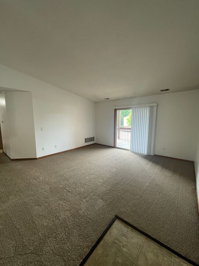 Building Photo - 2636 Stadium View Dr