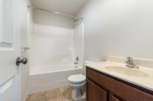 Building Photo - 3029 H Meridian Commons