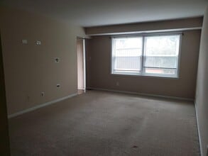 Building Photo - 500 Chapel Ct