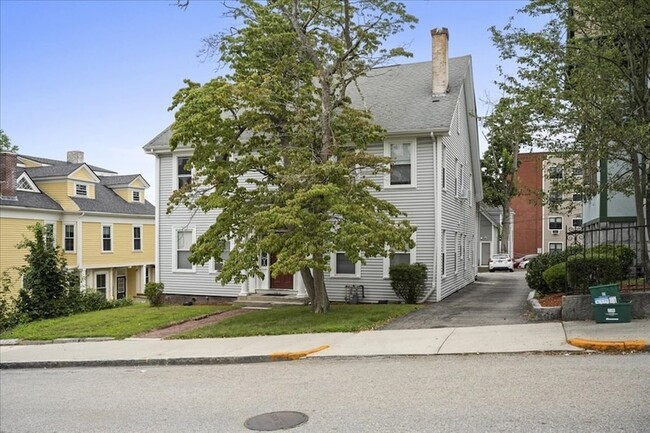 Building Photo - 36 Cedar St