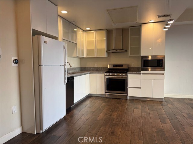 Building Photo - 28 N 3rd St