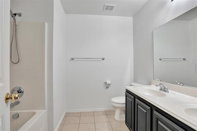 Building Photo - 1401 Cedar Springs Dr