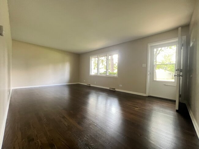 Building Photo - 16260 W Arlington Dr