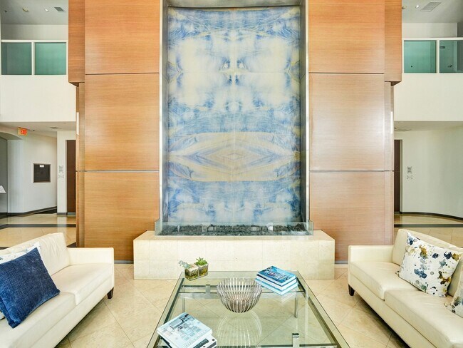 Building Photo - 1155 Brickell Bay Dr