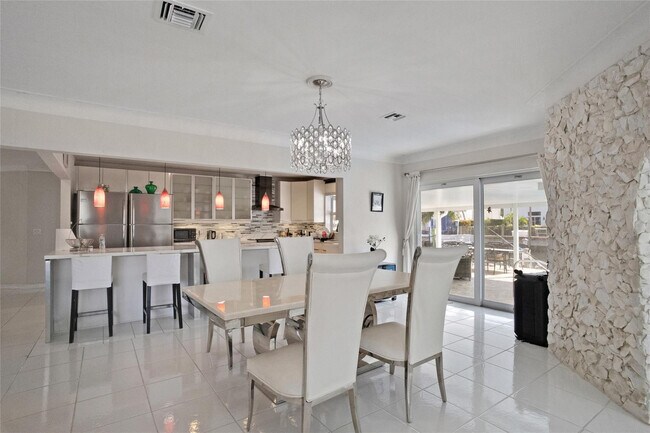 Building Photo - 1311 NE 27th Way