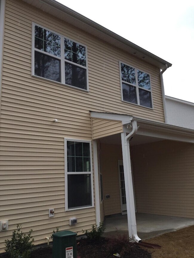 Building Photo - 6061 Beale Loop