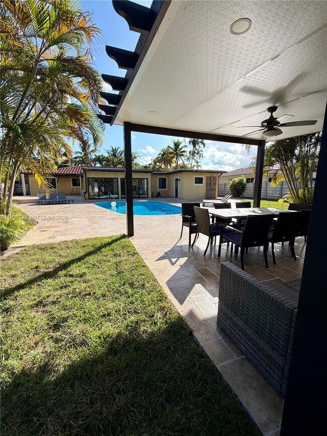 Building Photo - 2639 Monroe St